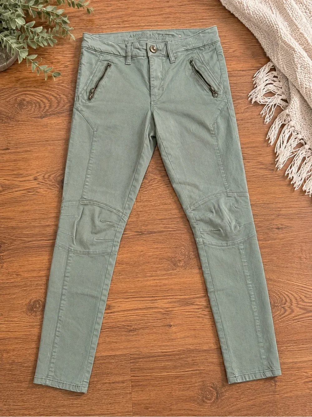 American Eagle Olive Green Zip Pocket Moto Jegging Ankle Pants Size 0